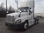 Used 2018 Freightliner Cascadia Day Cab 6x4, Semi Truck for sale #772933 - photo 1