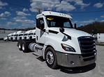 Used 2019 Freightliner Cascadia Day Cab 6x4, Semi Truck for sale #820795 - photo 4