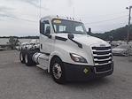 Used 2019 Freightliner Cascadia Day Cab 6x4, Semi Truck for sale #827746 - photo 4