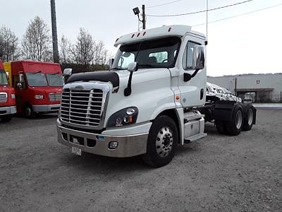 Used 2020 Freightliner Cascadia Day Cab 6x4, Semi Truck for sale #880391 - photo 1