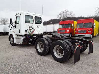 Used 2020 Freightliner Cascadia Day Cab 6x4, Semi Truck for sale #880391 - photo 2