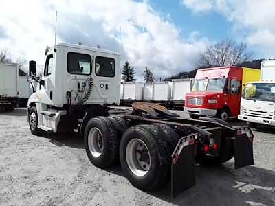 Used 2020 Freightliner Cascadia Day Cab 6x4, Semi Truck for sale #880393 - photo 2