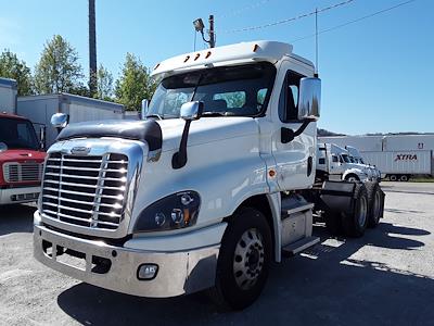 Used 2020 Freightliner Cascadia Day Cab 6x4, Semi Truck for sale #880398 - photo 1