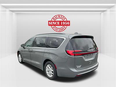 Used 2022 Chrysler Pacifica Touring L FWD, Minivan for sale #RP1660 - photo 2