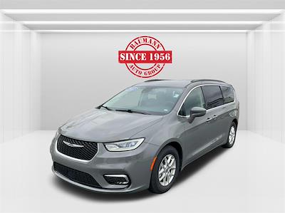Used 2022 Chrysler Pacifica Touring L FWD, Minivan for sale #RP1660 - photo 1
