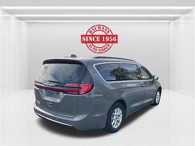 Used 2022 Chrysler Pacifica Touring L FWD, Minivan for sale #RP1863 - photo 2