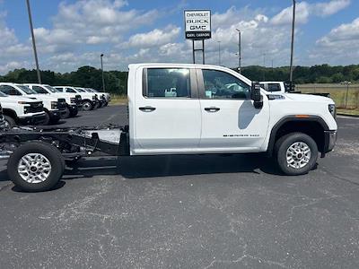 2024 GMC Sierra 2500 Crew Cab 2WD, Cab Chassis for sale #F0784 - photo 2