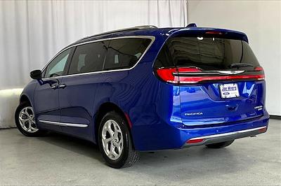 Used 2021 Chrysler Pacifica Limited AWD, Minivan for sale #TMR529832 - photo 2