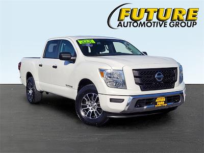 Used 2022 Nissan Titan SV Crew Cab 4x4, Pickup for sale #R98851 - photo 1