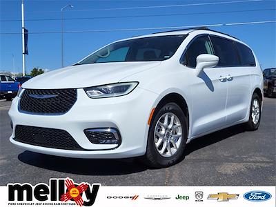 Used 2022 Chrysler Pacifica Touring L FWD, Minivan for sale #P7418 - photo 1