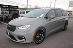 Used 2021 Chrysler Pacifica Limited FWD, Minivan for sale #MR569227 - photo 3