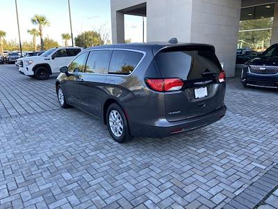 Used 2022 Chrysler Voyager LX FWD, Minivan for sale #CP2863 - photo 2