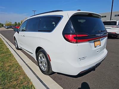 Used 2023 Chrysler Pacifica Limited FWD, Minivan for sale #PBS6432 - photo 2