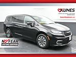 Used 2023 Chrysler Pacifica Touring L FWD, Minivan for sale #16X506 - photo 1