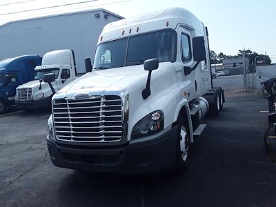 Used 2020 Freightliner Cascadia Sleeper Cab 6x4, Semi Truck for sale #273064 - photo 1