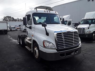 Used 2016 Freightliner Cascadia Day Cab 6x4, Semi Truck for sale #383334 - photo 1