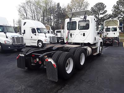 Used 2016 Freightliner Cascadia Day Cab 6x4, Semi Truck for sale #383334 - photo 2