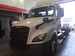 Used 2019 Freightliner Cascadia Day Cab 6x4, Semi Truck for sale #583351 - photo 3