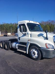 Used 2015 Freightliner Cascadia Day Cab 6x4, Semi Truck for sale #585189 - photo 1