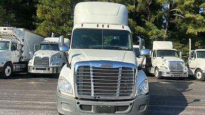 Used 2016 Freightliner Cascadia Day Cab 6x4, Semi Truck for sale #648276 - photo 1