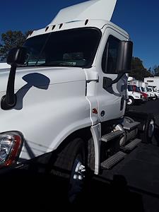 Used 2016 Freightliner Cascadia 4x2, Semi Truck for sale #652143 - photo 1