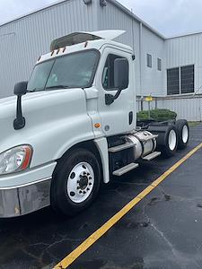 Used 2016 Freightliner Cascadia Day Cab 6x4, Semi Truck for sale #652760 - photo 1