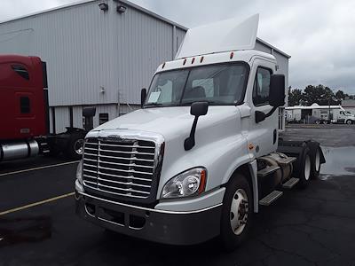 Used 2016 Freightliner Cascadia Day Cab 6x4, Semi Truck for sale #652766 - photo 1