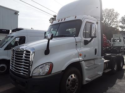 Used 2017 Freightliner Cascadia Day Cab 6x4, Semi Truck for sale #676472 - photo 1