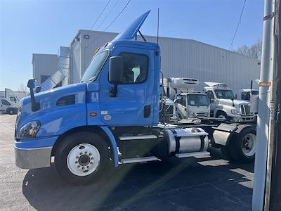 Used 2017 Freightliner Cascadia Day Cab 4x2, Semi Truck for sale #677256 - photo 1