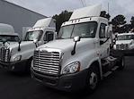 Used 2018 Freightliner Cascadia Day Cab 4x2, Semi Truck for sale #754400 - photo 1