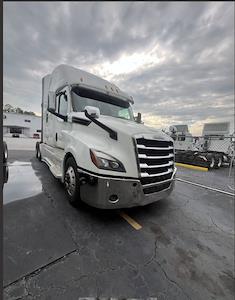 Used 2019 Freightliner Cascadia Sleeper Cab 6x4, Semi Truck for sale #815733 - photo 1