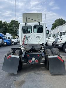 Used 2019 Freightliner Cascadia Day Cab 4x2, Semi Truck for sale #820993 - photo 2