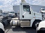 Used 2019 Freightliner Cascadia Day Cab 4x2, Semi Truck for sale #820993 - photo 3