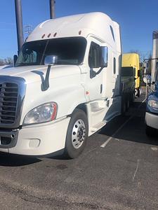 Used 2016 Freightliner Cascadia Sleeper Cab 6x4, Semi Truck for sale #357206 - photo 1