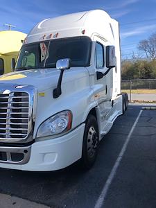 Used 2016 Freightliner Cascadia Sleeper Cab 6x4, Semi Truck for sale #357211 - photo 2