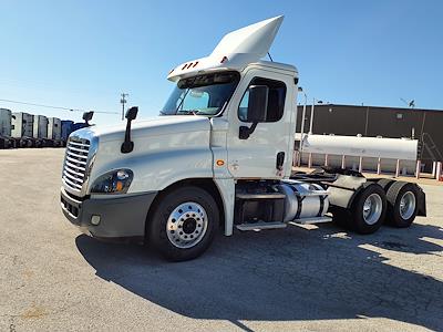 Used 2018 Freightliner Cascadia Day Cab 6x4, Semi Truck for sale #223309 - photo 1