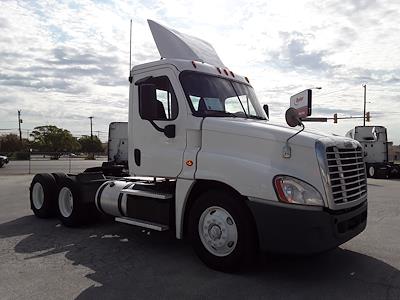 Used 2016 Freightliner Cascadia 6x4, Semi Truck for sale #359041 - photo 1