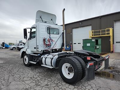 Used 2016 Volvo VNL 4x2, Semi Truck for sale #391811 - photo 2