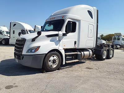 Used 2019 Freightliner Cascadia Sleeper Cab 6x4, Semi Truck for sale #578469 - photo 1