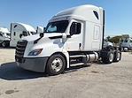 Used 2019 Freightliner Cascadia Sleeper Cab 6x4, Semi Truck for sale #578469 - photo 1