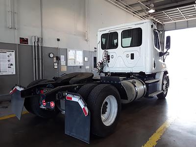 Used 2016 Freightliner Cascadia Day Cab 4x2, Semi Truck for sale #655207 - photo 2