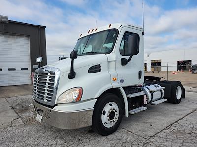 Used 2016 Freightliner Cascadia Day Cab 4x2, Semi Truck for sale #655216 - photo 1