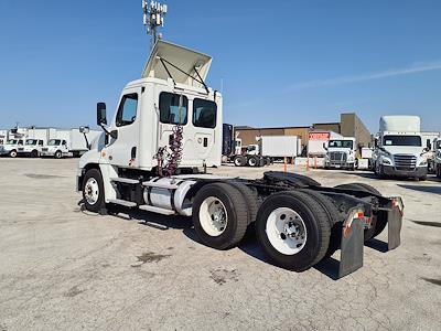 Used 2016 Freightliner Cascadia Day Cab 6x4, Semi Truck for sale #661896 - photo 2