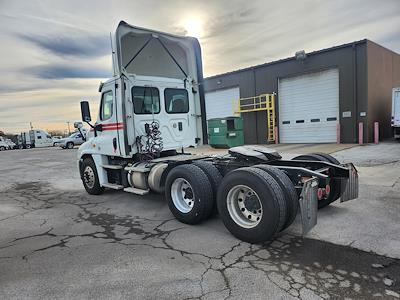 Used 2017 Freightliner Cascadia Day Cab 6x4, Semi Truck for sale #675489 - photo 2