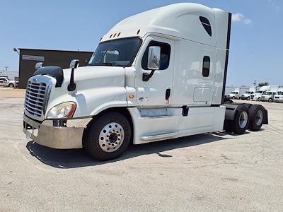 Used 2018 Freightliner Cascadia Sleeper Cab 6x4, Semi Truck for sale #682135 - photo 1