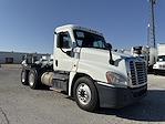 Used 2018 Freightliner Cascadia Day Cab 6x4, Semi Truck for sale #762268 - photo 4