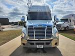 Used 2018 Freightliner Cascadia Sleeper Cab 6x4, Semi Truck for sale #769257 - photo 3