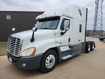 Used 2018 Freightliner Cascadia Sleeper Cab 6x4, Semi Truck for sale #769259 - photo 1