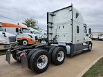 Used 2018 Freightliner Cascadia Sleeper Cab 6x4, Semi Truck for sale #769259 - photo 5