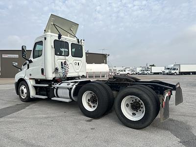 Used 2018 Freightliner Cascadia Day Cab 6x4, Semi Truck for sale #803048 - photo 2